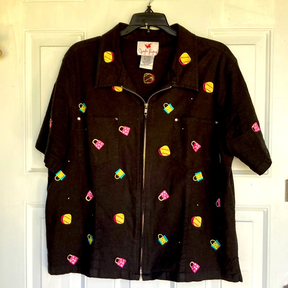 Black zippered blouse or lightweight jacket made by Quacker factory. Size XL